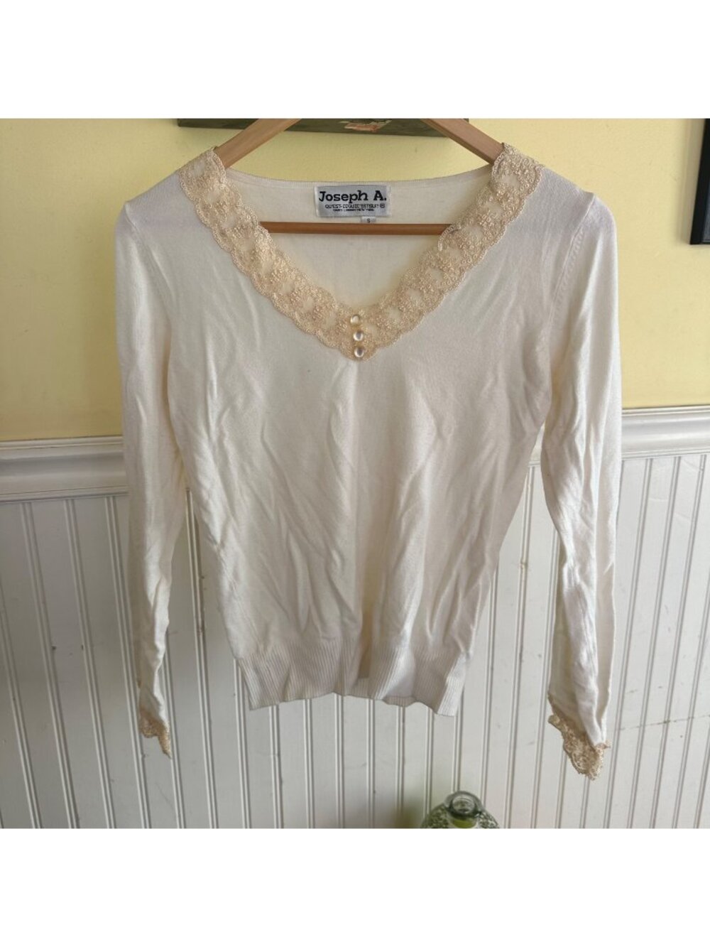 Joseph A. White Knit Sweater With Lace Trim Pearl Buttons Long Sleeves Small